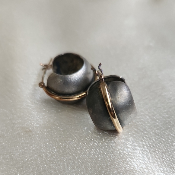 Jewelry - Elegant Two-Tone Hoop Earrings (A21)